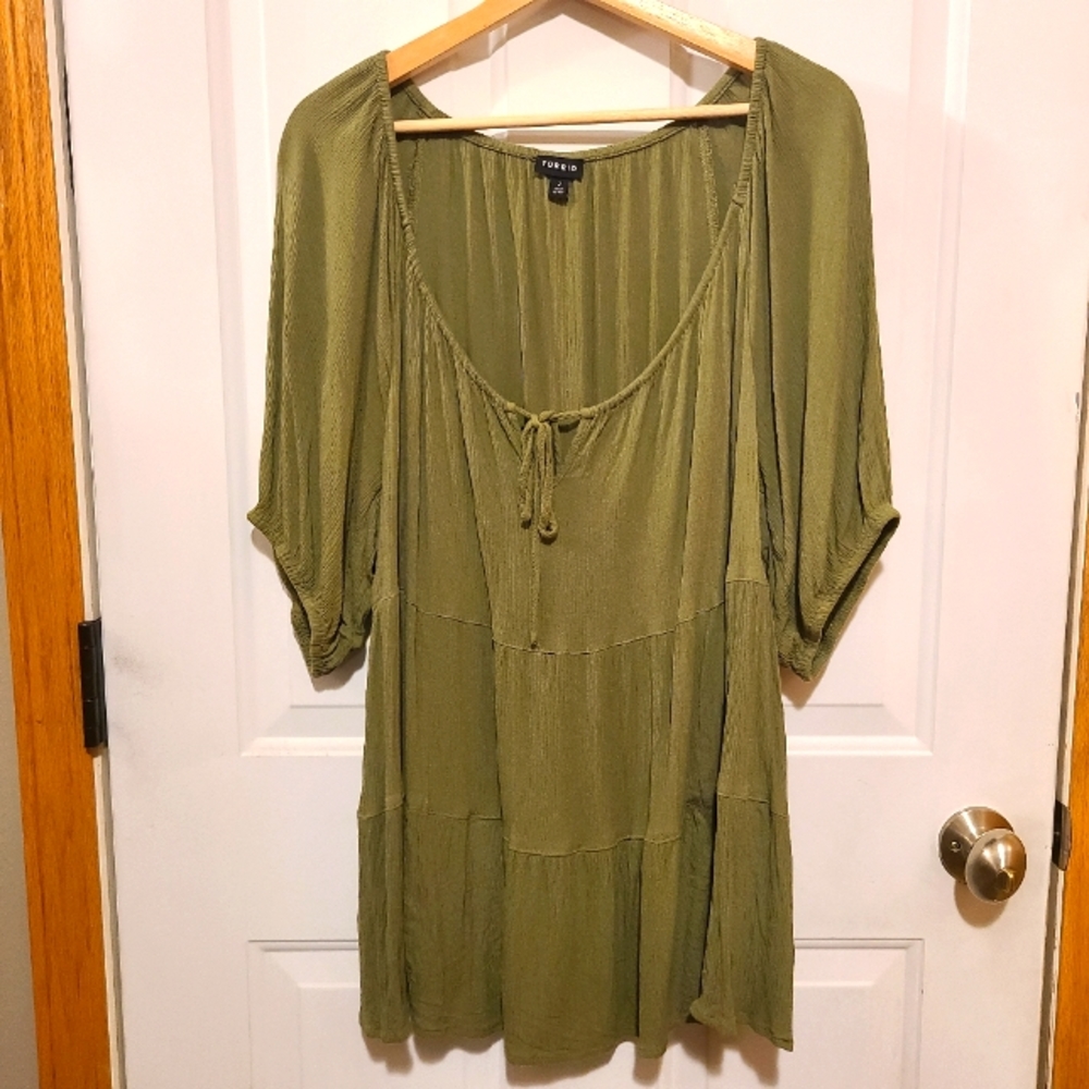 Torrid Size 2 gauze Blouse in olive green